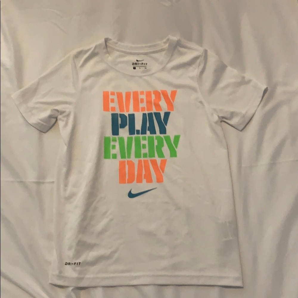 Boys Nike Dri-Fit t-shirt